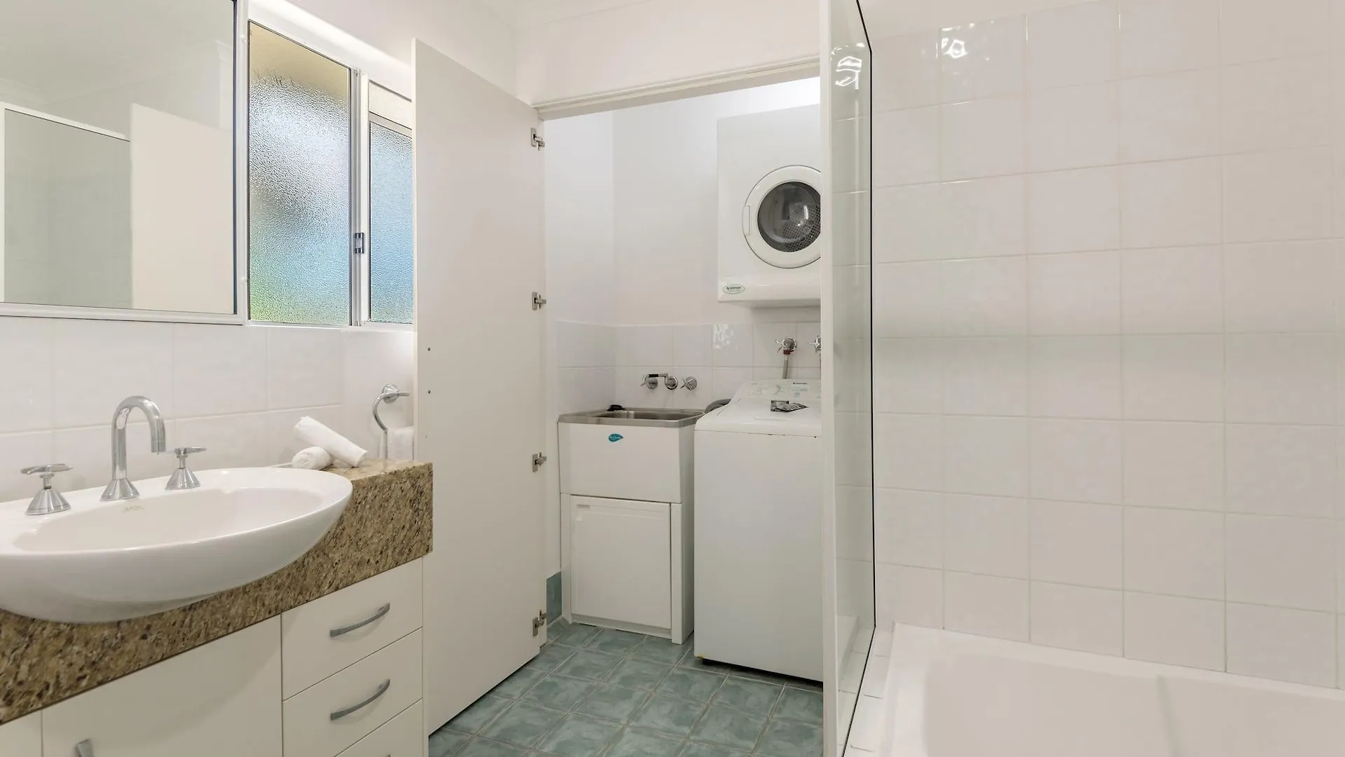 Tropical Nites Holiday Townhouses Port Douglas