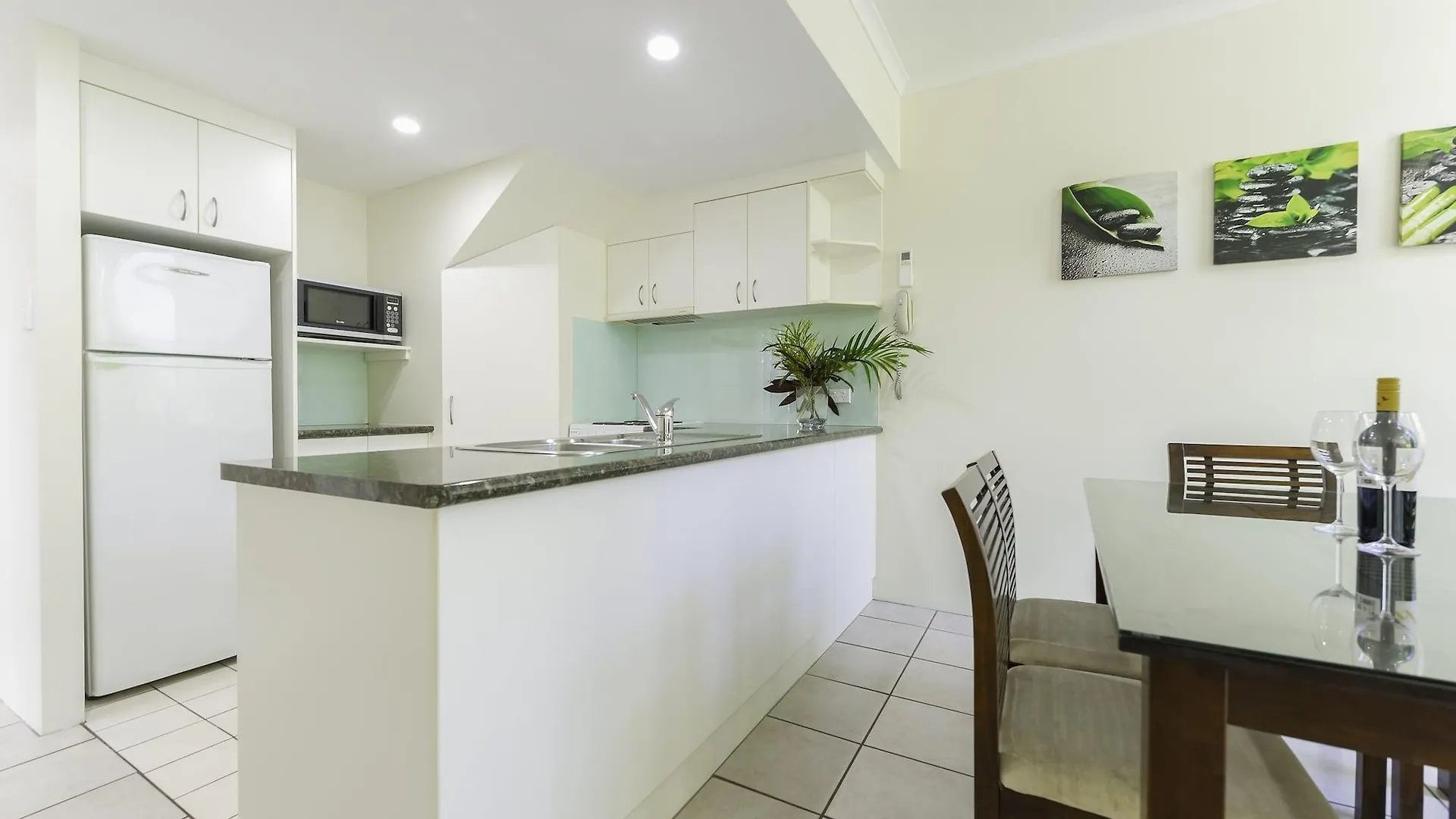 Tropical Nites Holiday Townhouses Port Douglas