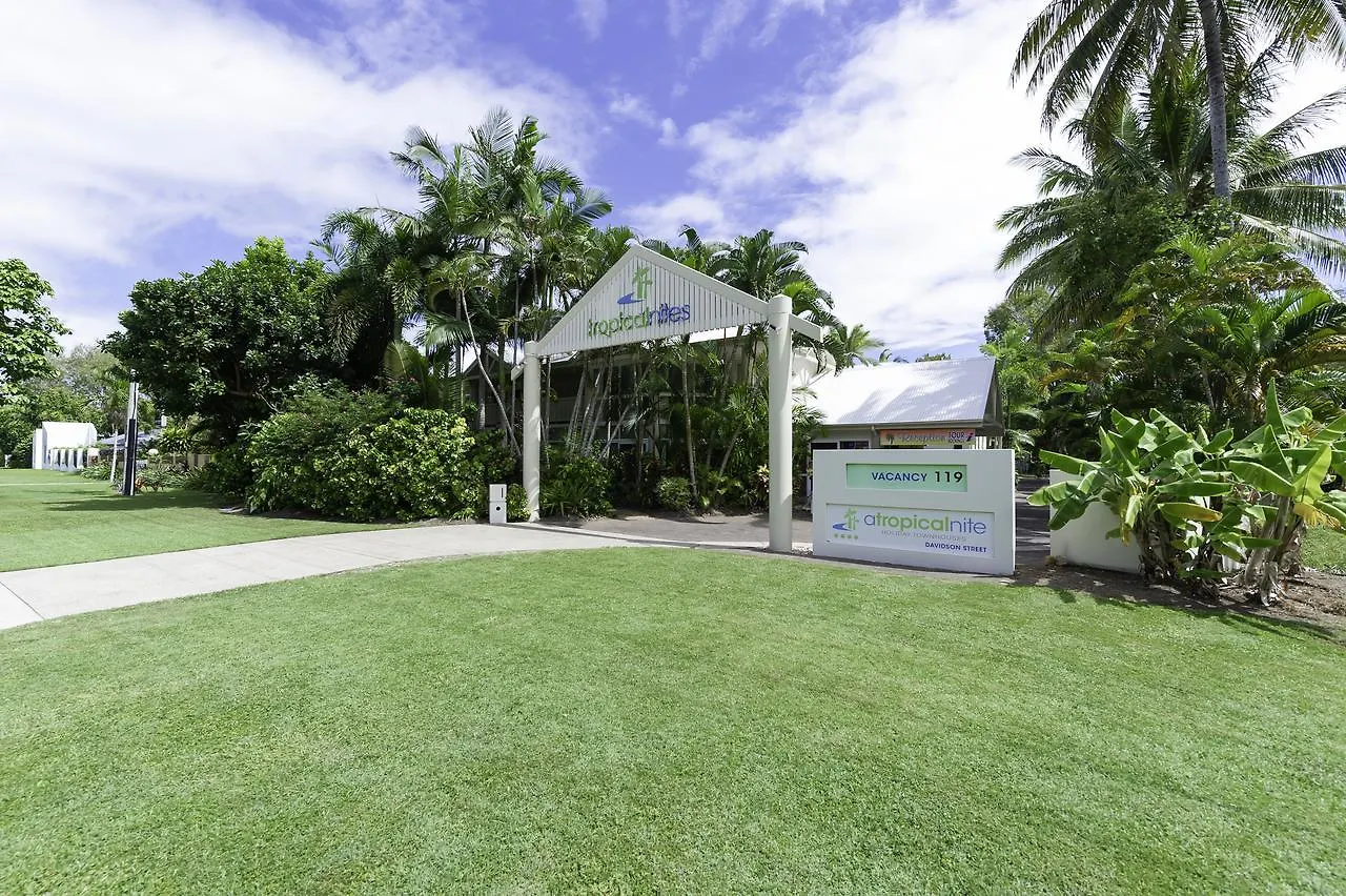 Tropical Nites Holiday Townhouses Port Douglas 4*,